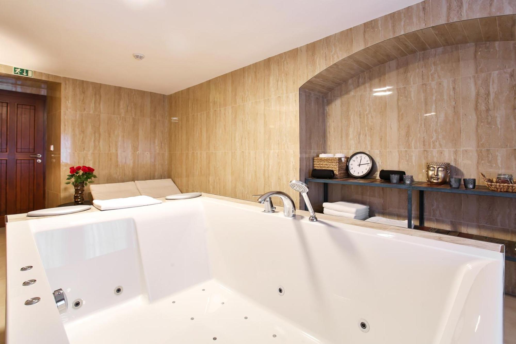 Castle Hotel & Wellness Подебрады Экстерьер фото