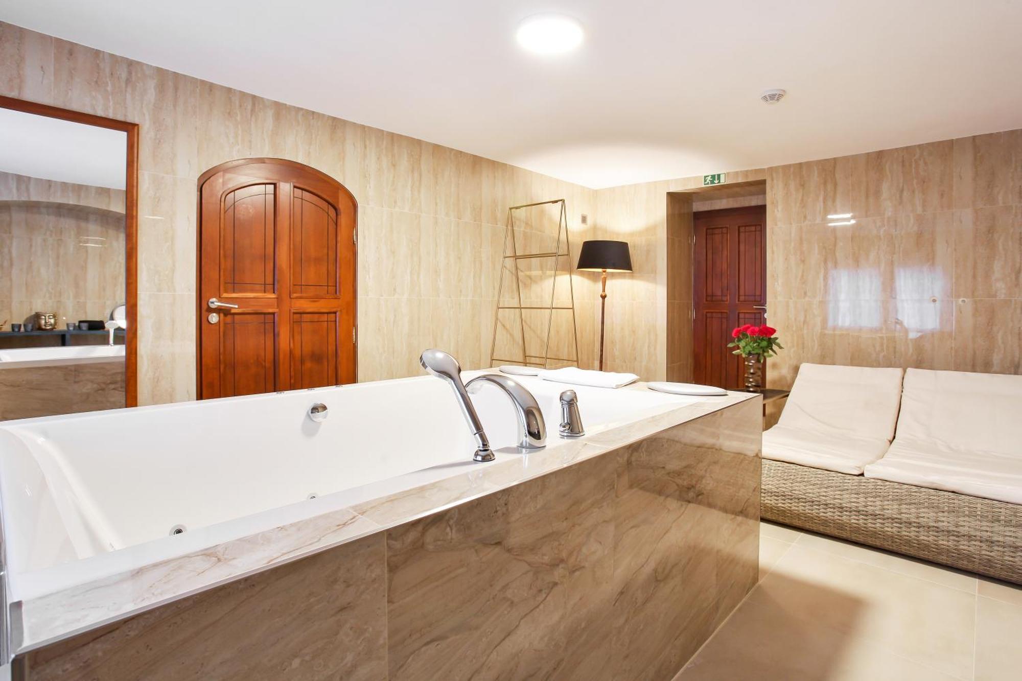 Castle Hotel & Wellness Подебрады Экстерьер фото